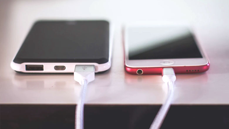 charging smartphone wireless