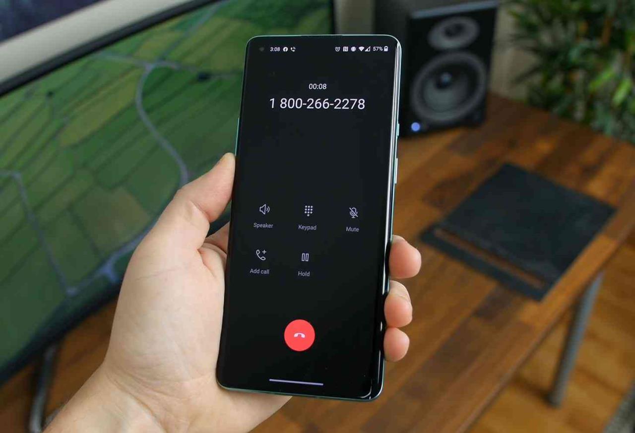 oneplus 8 pro na mão
