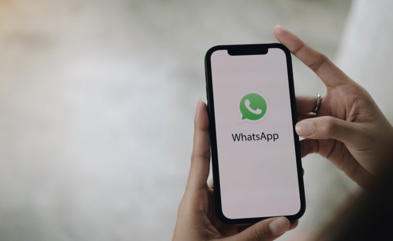 La beta de WhatsApp permite vincular teléfonos secundarios a la cuenta principal