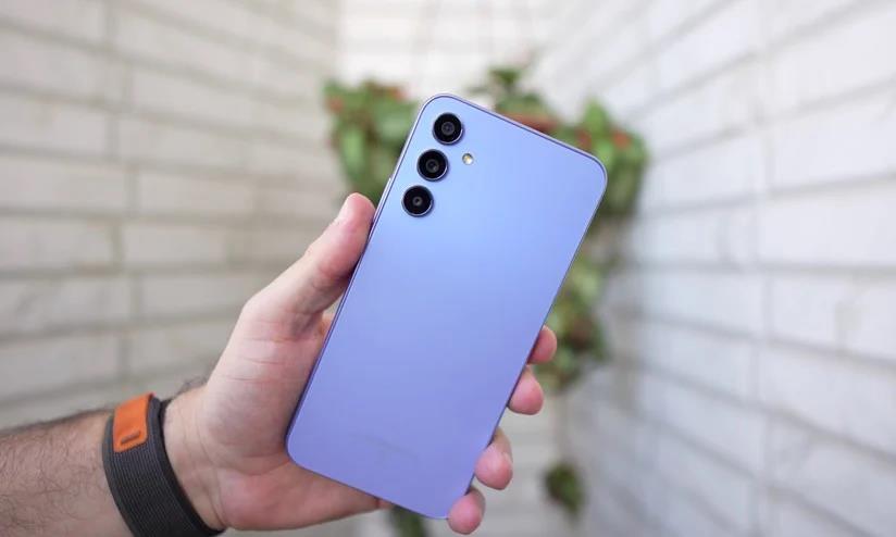Samsung Galaxy A35, Android 15