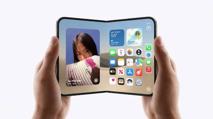 Tela do iPhone Duo cede ao ser pressionada na dobradiça